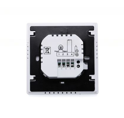 0.5C Pression de l'affichage Thermostat de salle HVAC Wifi programmable blanc pour le chauffage par le sol